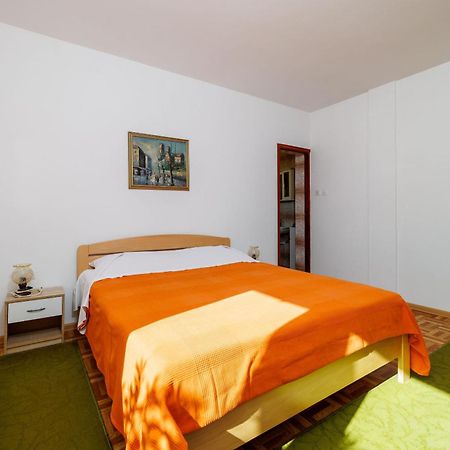 Apartment Zdravka Banjol Exterior photo